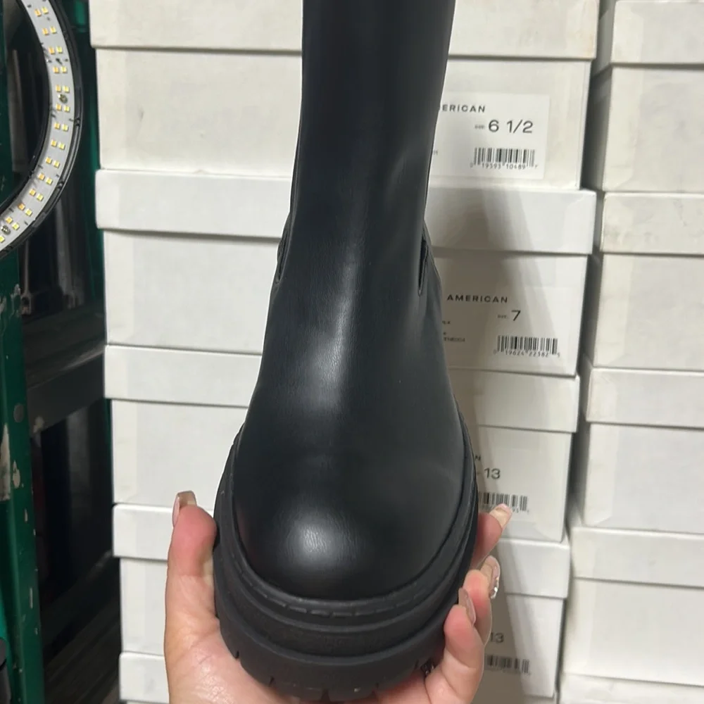 Good American Black Leather Chelsea Boots s 6.5 - Picture 3 of 7